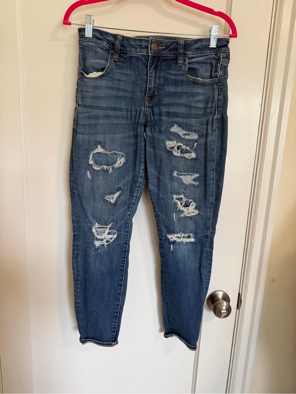 American eagle Women's Distressed Blue Denim Jeans size 10